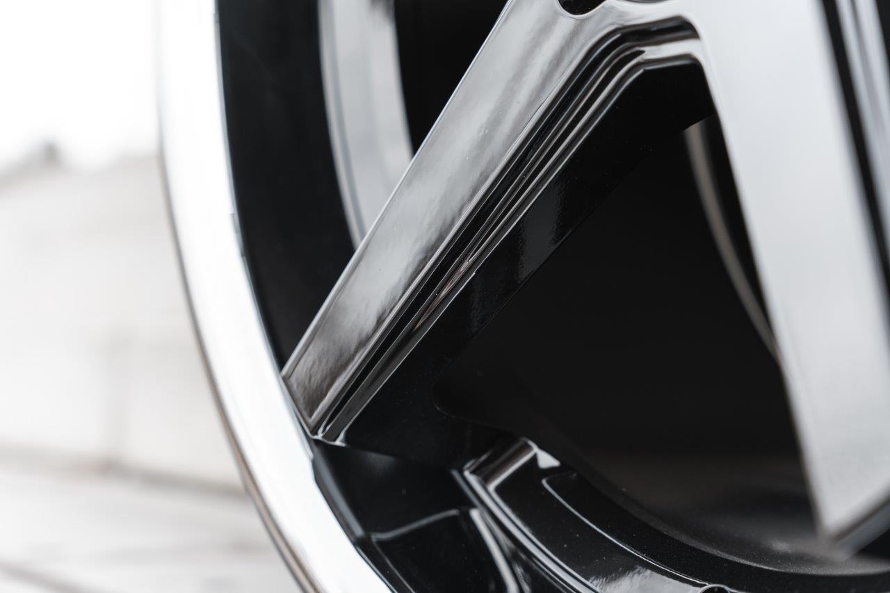 LaChanti LC-P13 in 9,0x20 und 10,5x20 - Glossy Black SS Lip