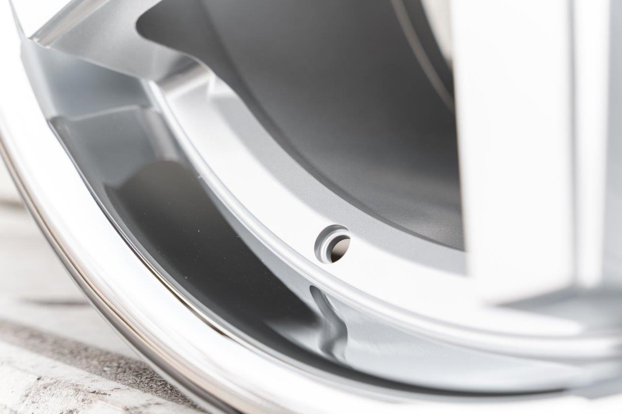 LaChanti LC-P13 in 9,0x20 und 10,5x20 - Machined Silver