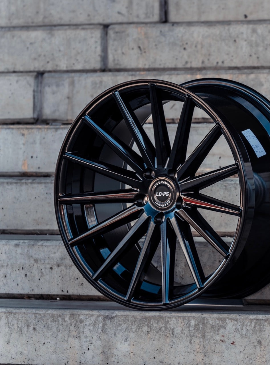 LaChanti LC-P5 in 8,5x19 und 9,5x19 - Glossy Black